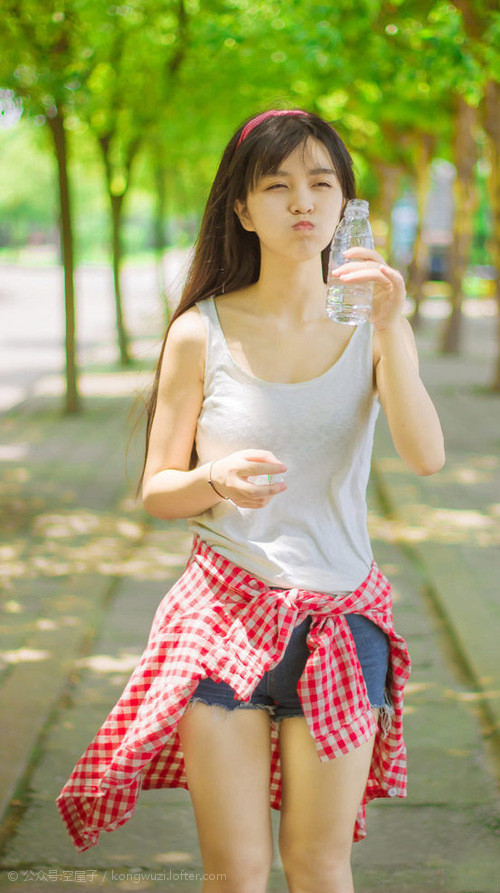 爱游戏娱乐 -阿扎伦卡马德里复出首秀：失利背后，为何观众为她沸腾？